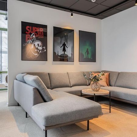 Homex Hotel For Gamers Täby Buitenkant foto