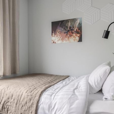 Homex Hotel For Gamers Täby Buitenkant foto