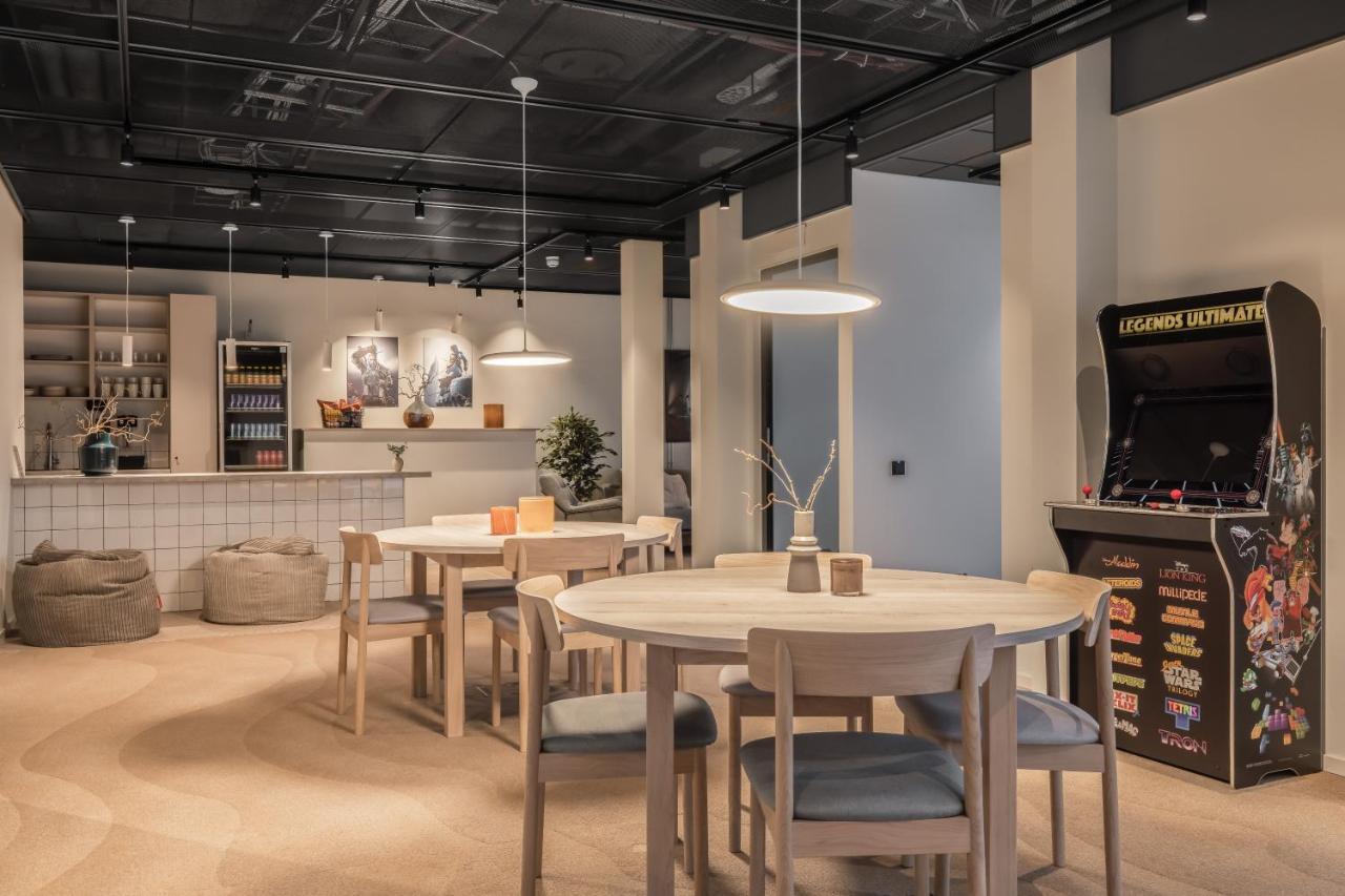 Homex Hotel For Gamers Täby Buitenkant foto